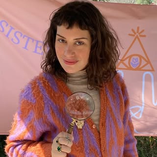 Miriam Weber – Sister Palm